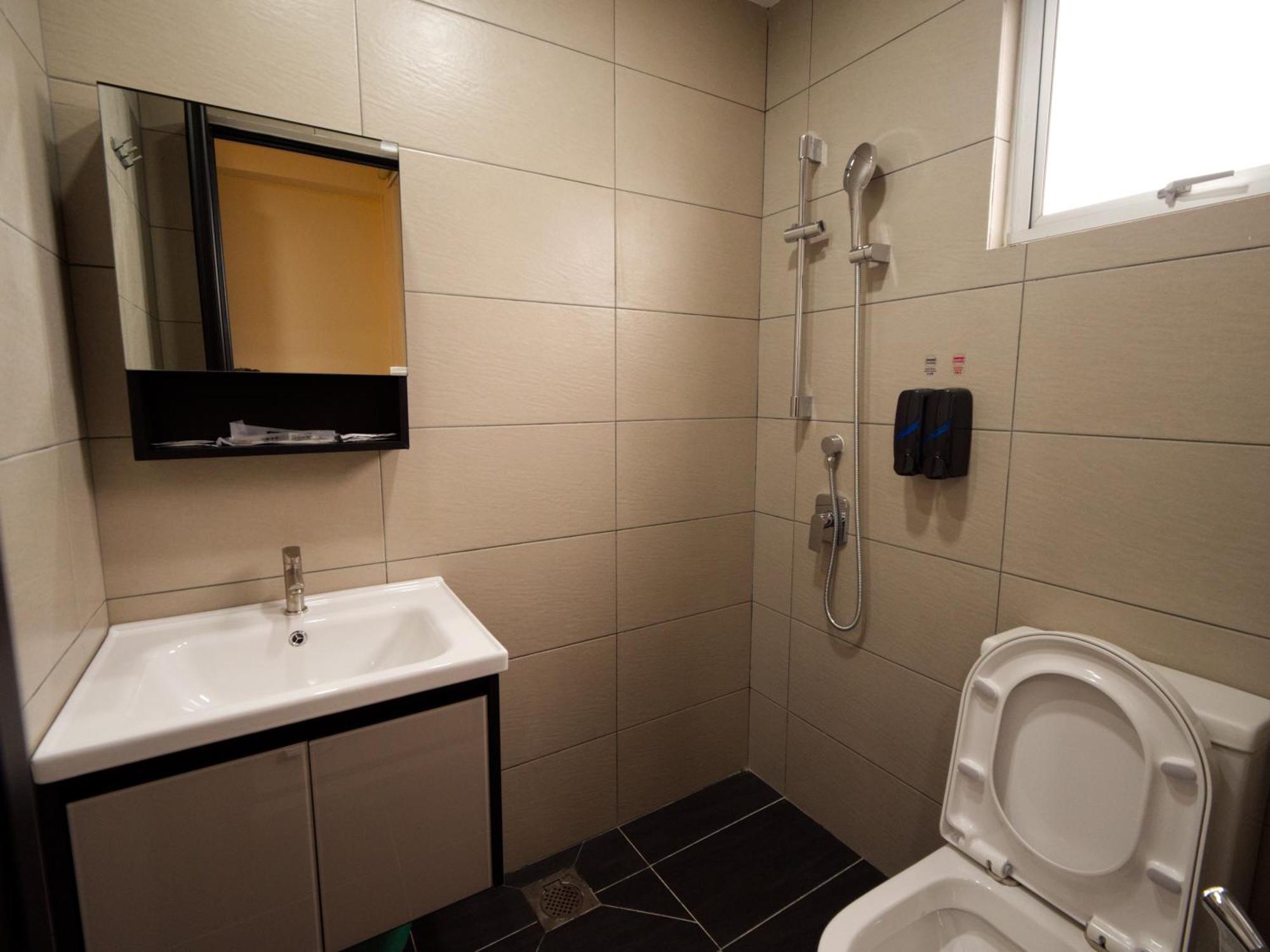 Weiss Hotels Kepong Baru Kampong Jawa Tengah Oda fotoğraf
